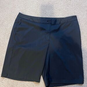Black Women's Classic Tailored Golf Shorts size 14 Nike Dri Fit Bermuda